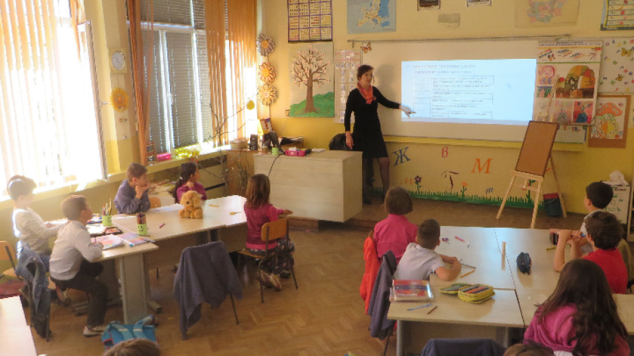 Готов е графикът за прием на първолаци в пловдивските общински училища