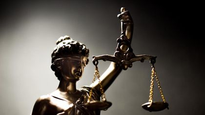 Юристи на протест заради правата на арестантите