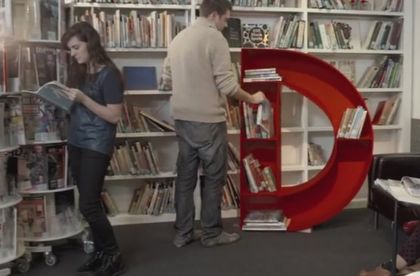 Екстри:: Забавачка за хлапетата на семейните студенти