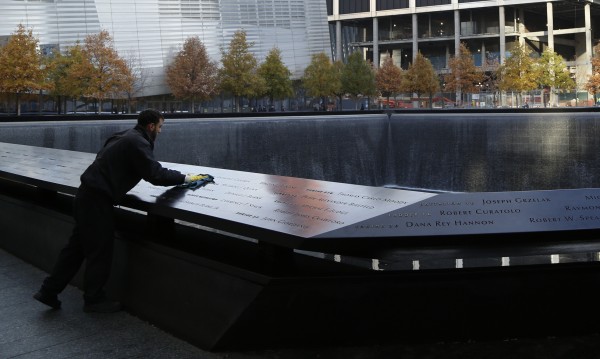 Американците почитат жертвите от 9/11 отпреди 16 г.