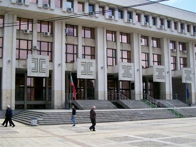 Само условна присъда за мъж, блудствал с ученички в Бургас