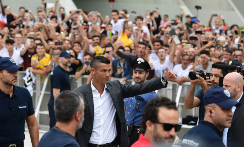 Роналдо пристигна на стадиона на Ювентус (СНИМКИ и ВИДЕО)