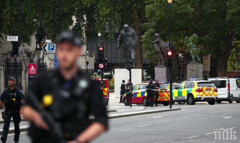 ИЗВЪНРЕДНО! Атентат в Лондон?! Има ранени след врязването на автомобил пред парламента - НА ЖИВО (ВИДЕО)