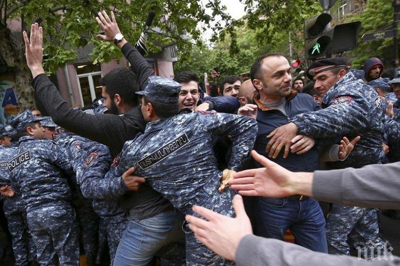 Напрежението в Армения расте! Десети ден продължават протестите срещу властта