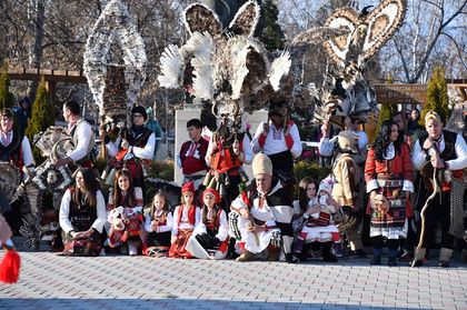 Благоевград: Две групи спечелиха първо място в станчинарски игри „Сурва“ 2019 в Петрич