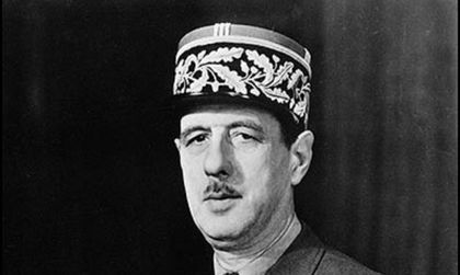 Вандал счупи с ритници плочата на гроба на Шарл дьо Гол