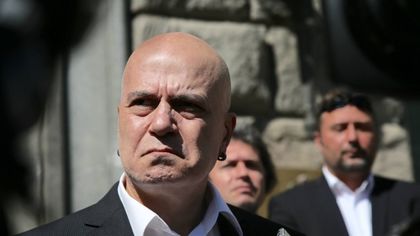 Слави Трифонов: ЦИК извършва чудовищна манипулация с референдума