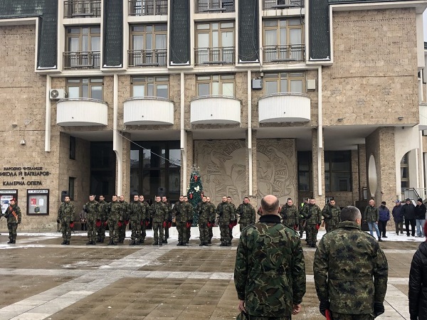 Благоевград: Бойното знаме на военно формирование 26 400 бе осветено на площад „Македония“