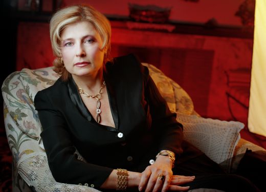 Изтърбушен тротоар потроши Маргарита Михнева