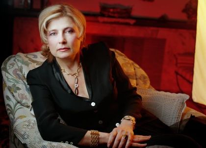 Изтърбушен тротоар потроши Маргарита Михнева