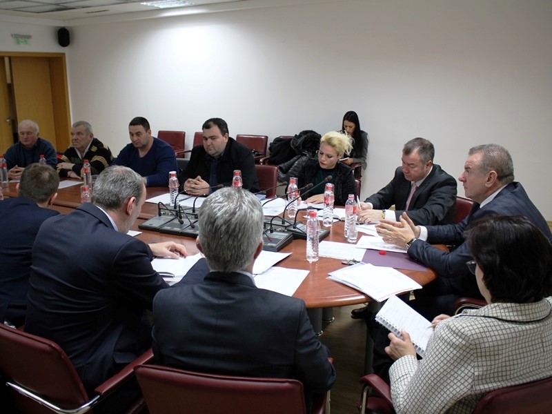 В Министерството на енергетиката се проведе среща във връзка с подобряване на електроснабдяването в села от Искърското дефиле