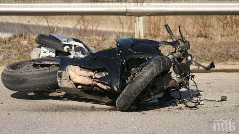 Моторист бере душа в болница след меле край Каварна