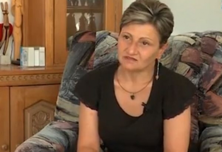 Абсурд: Жена вече три години живее с 15-сантиметрова пинсета, забравена в корема ѝ при операция в Израел, но...