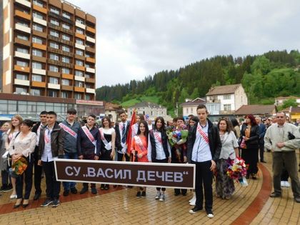 Трактор с люляци поведе шествието в Чепеларе