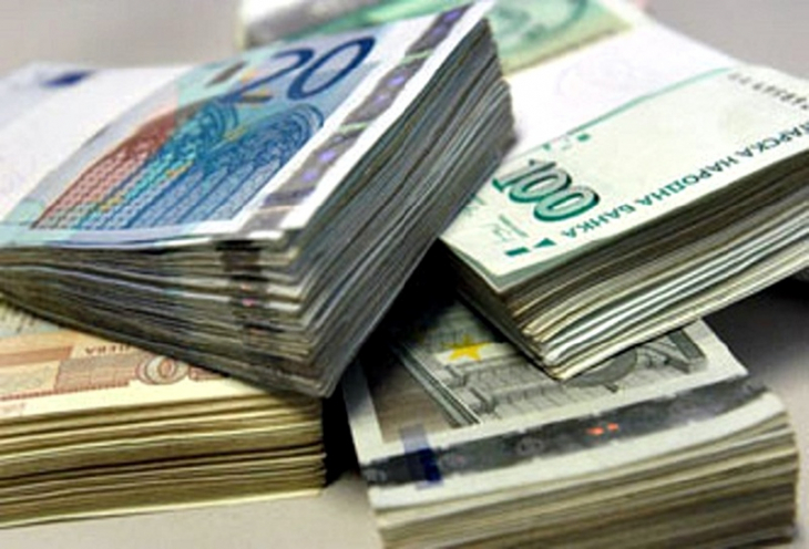 Тъжен контраст: Богаташите в България изкарват 8 пъти повече от бедните!