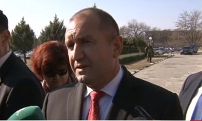 Румен Радев: Оставката сега е абдикация от отговорност
