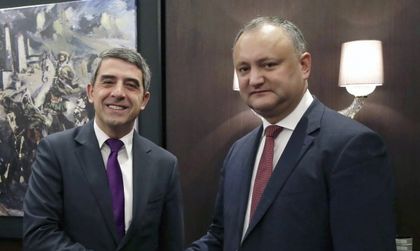 Плевнелиев се срещна с новоизбрания президент на Молдова Додон