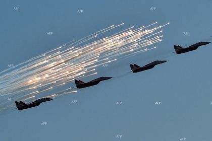 Danas (Сърбия): Сърбия и Русия са сключили три споразумения за доставка на оръжие, говори се за МиГ-29