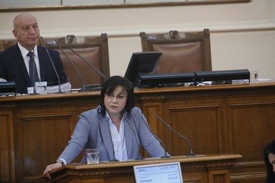 Нинова: Има изход от ситуацията в държавата – оставка и предсрочни избори