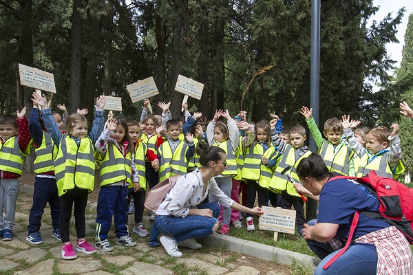 Стара Загора: Деца от града псизоваха гражданите да пазят чиста природата
