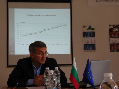 Смолянско с рекорд по извънбрачни деца