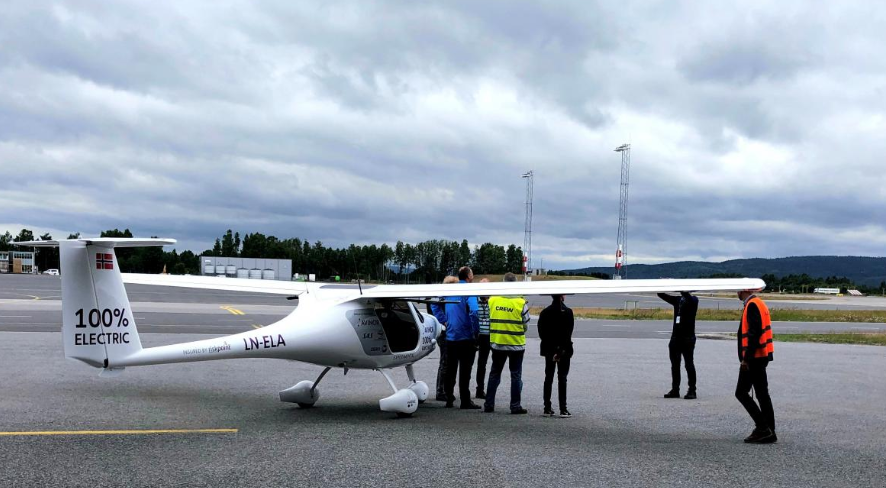 Норвегия тества малък електрически самолет