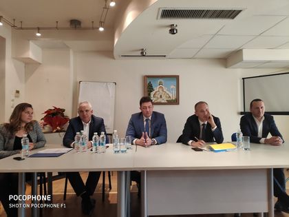 Благоевград: Министър Красимир Вълчев посети две училища в Петрич