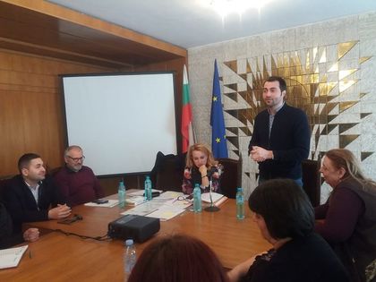 Смолян: Зам.-кметовете Венера Аръчкова и Марин Захариев поздравиха участниците в семинар за проблемни въпроси в практиката по приложение на измененията в Изпълнителното производство по ГПК