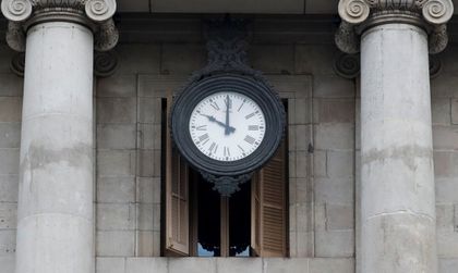 Анкета: Европейците си искат лятното часово време!