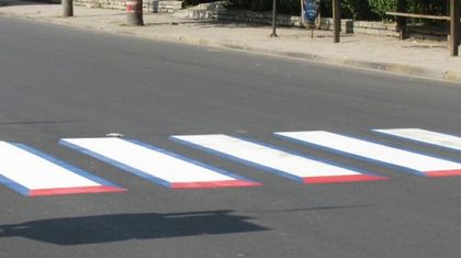 В Асеновград освежават пролетно пътната маркировка