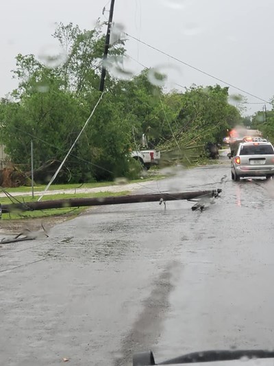 Осем души, от които три деца, загинаха в торнада и наводнения в Тексас и Луизиана
