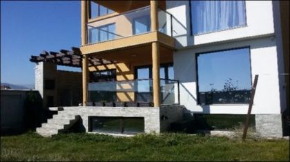 Областен шеф на ДФ „Земеделие” губи къщата си заради дългове