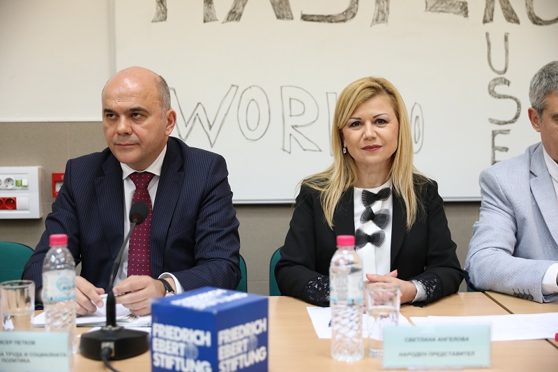 Народният представител Светлана Ангелова и министърът на труда и социалната политика Бисер Петков посетиха Русе