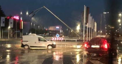 Част от надлезното кръгово кръстовище над новия варненски булевард 