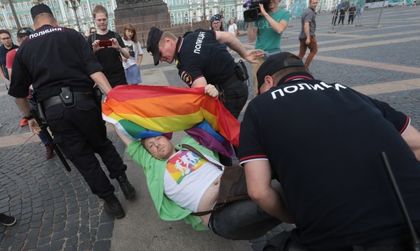 Арестуваха 25 гей активисти в Санкт Петербург