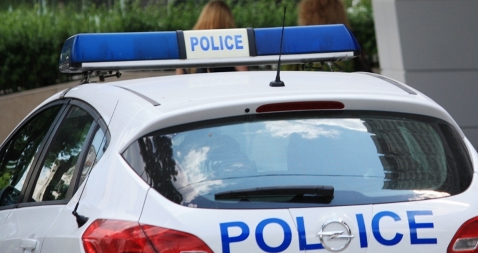 Петима непълнолетни откраднаха кола в Белослав, върнаха я без липси и повреди