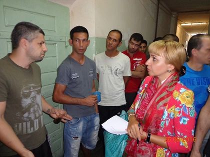 Лишените от свобода в затвора в Пазарджик се оплакват от дървеници и малко храна