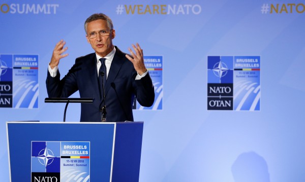 НАТО покани Македония за преговори за членство