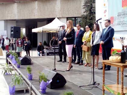 Велико Търново: Министърът на туризма Николина Ангелкова и кметът инж. Даниел Панов откриха 16-то издание на Международното изложение „Културен туризъм“