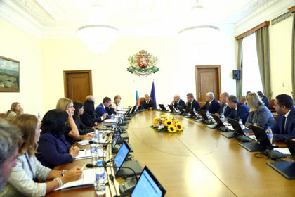 Рокади по високите етажи! Кой ще наследи подалите оставка министри и за кого търсят посолства