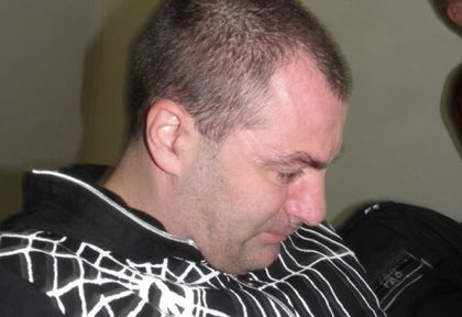 Полиция нахлу в дома на Ембака, щракнаха му белезниците