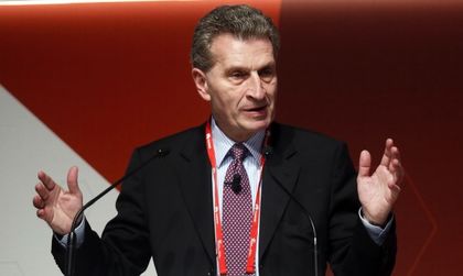Йотингер пътувал с частен самолет на близък до Кремъл