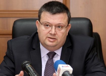 Цацаров: Прокуратурата ще иска постоянен арест за Сидеров