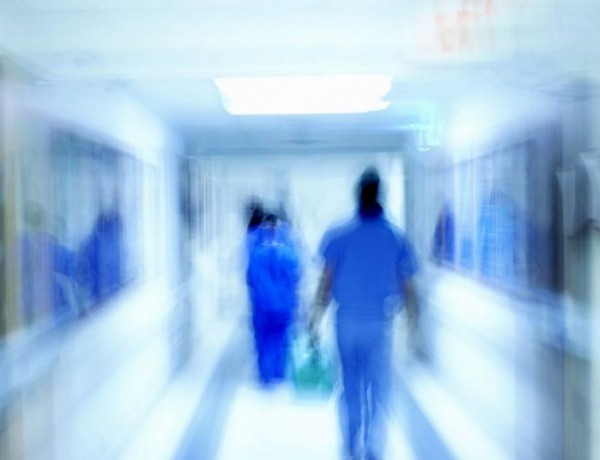 Пациентка и медицинска сестра си размениха обвинения за шамари