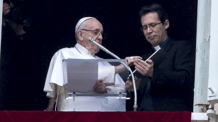Папата представи уеб платформа за молитви
