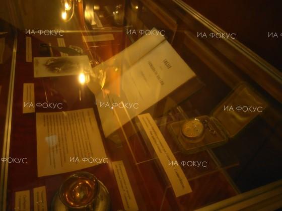 Експозиция с оригиналите на Търновската и Сребърната конституции бе открита в Народното събрание