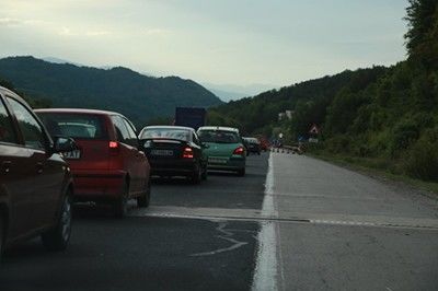 Две катастрофи блокираха пътя за Слънчев бряг, стотици коли в капан