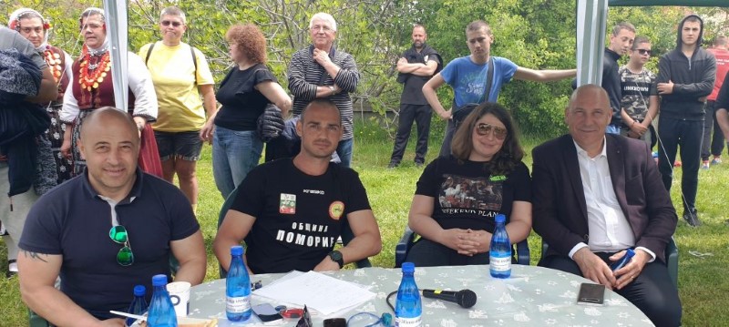 Бургас: Станка Златева бе специален гост на турнира по народни борби в Поморие
