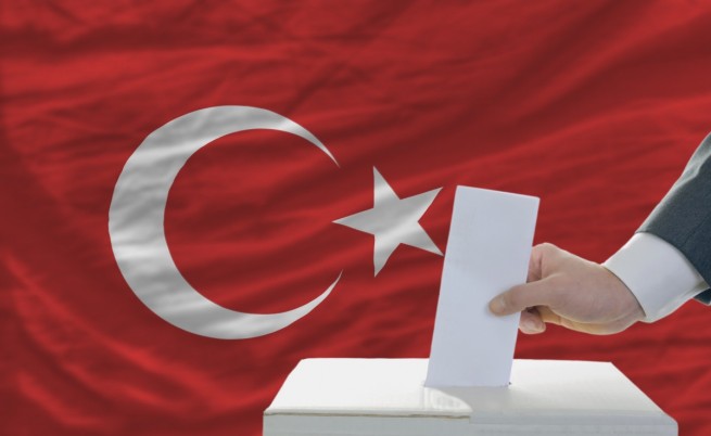 38 хил. българи са гласували в чужбина към 13 часа, 14 хил. от тях - в Турция