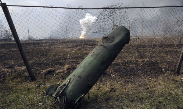 Жена загина при огромния пожар в оръжеен склад в Украйна